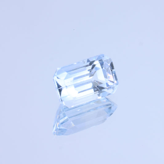 「極光のかけら」ニアリーカラーレスサファイア/ 1.11ct/オクタゴン/マダガスカル産