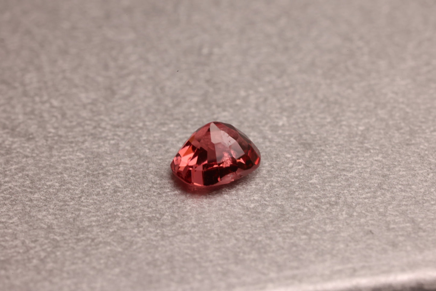 「RASPBERRY JUICE」ラズベリーピンクスピネル/0.61ct/クッション/ミャンマー産