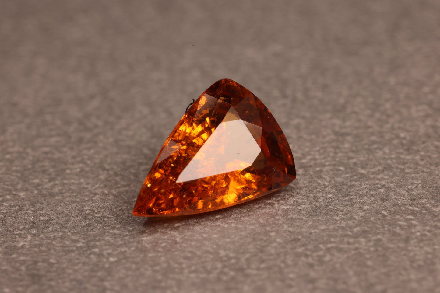 「深橙」スペサタイトガーネット/1.77ct/カスタムカット
