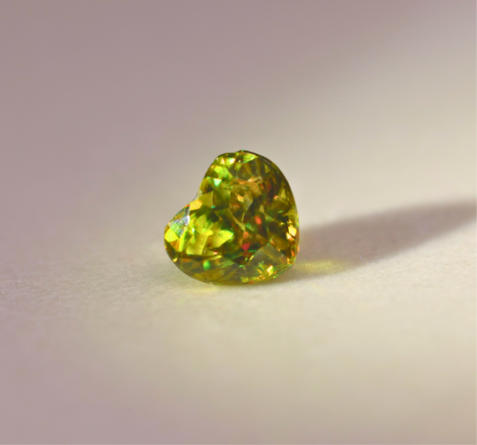 「彩炎」スフェーン/0.47ct/ハート/マダガスカル