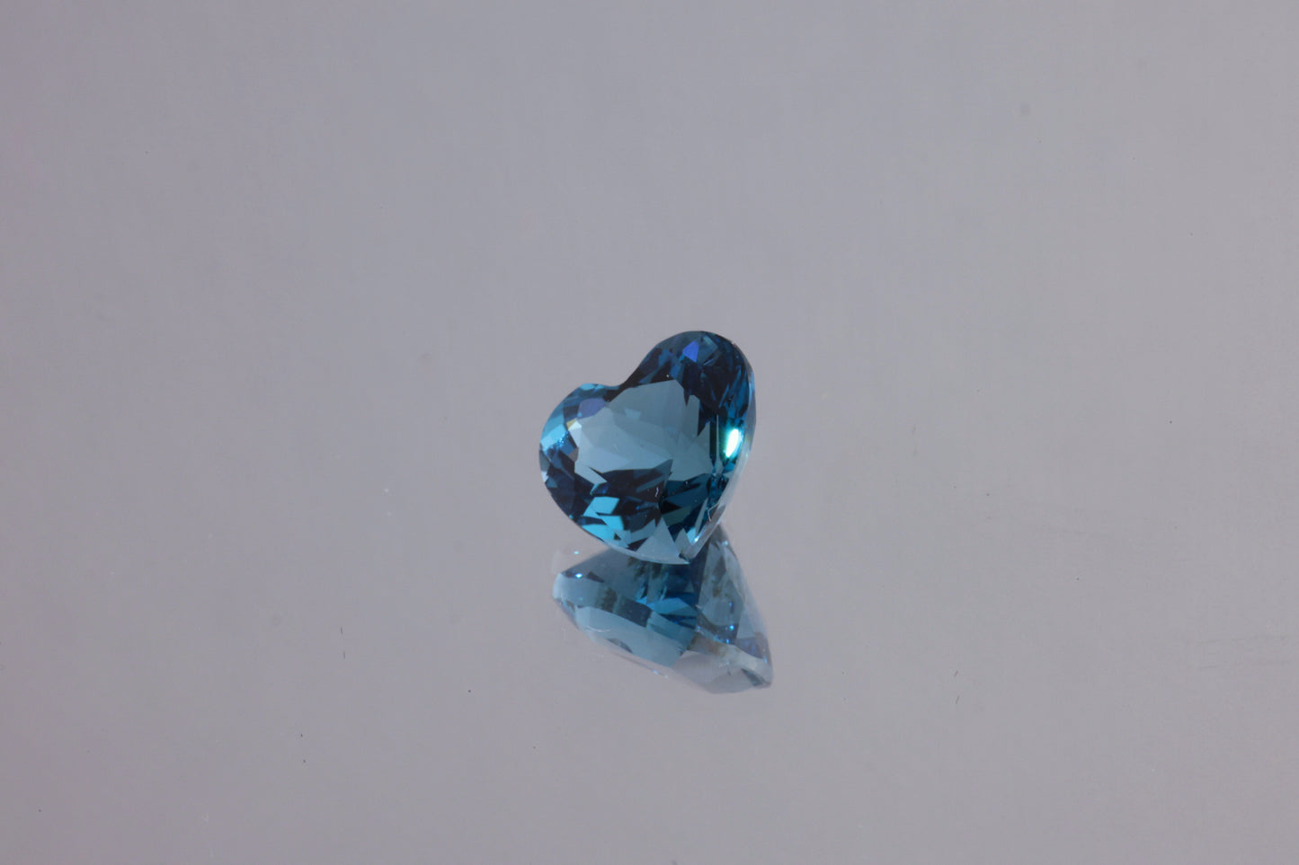 「藍情」ロンドンブルートパーズ/2.07ct/ハート