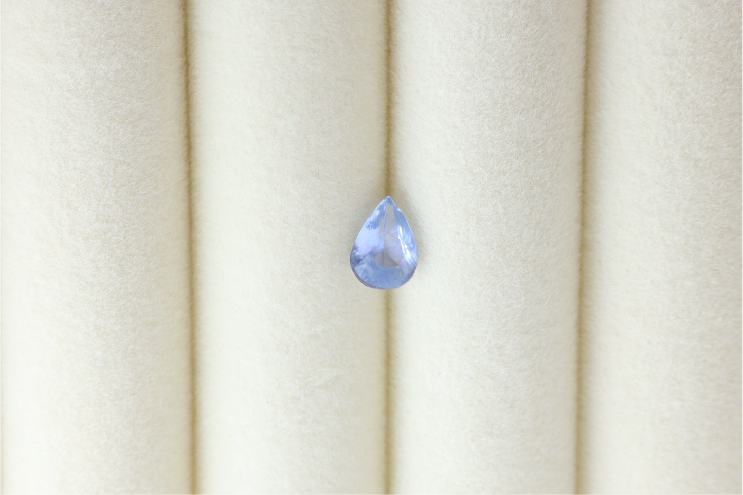 「Silky Mist Blue」シルキーペールブルーサファイア/1.09ct/ペアシェイプ/スリランカ