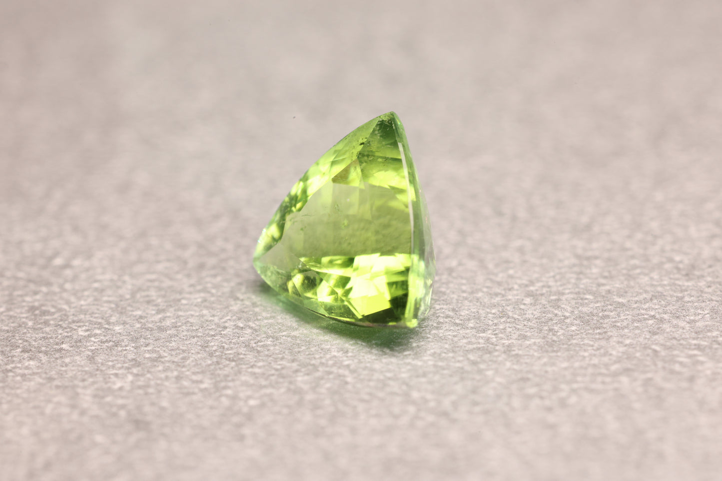 「閃光の角」含銅グリーントルマリン/1.64ct/トリリアント/モザンビーク