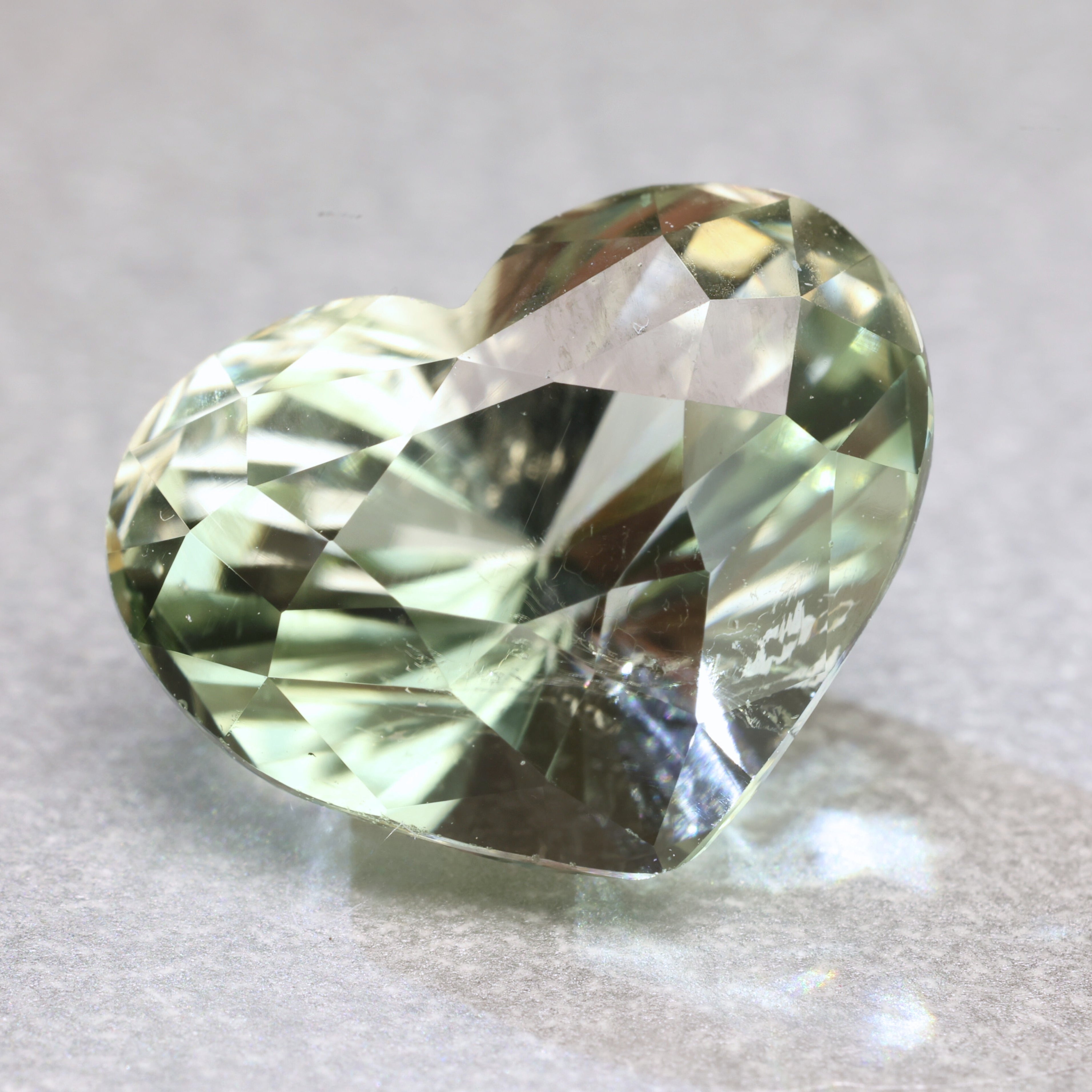 【for おうがっちょ様】グランデデ＆プレナイト・サファイア＆グリーントルマリン ピスタチオグリーントルマリン/5.44ct/ハートシェイプ/タンザニア – llct.