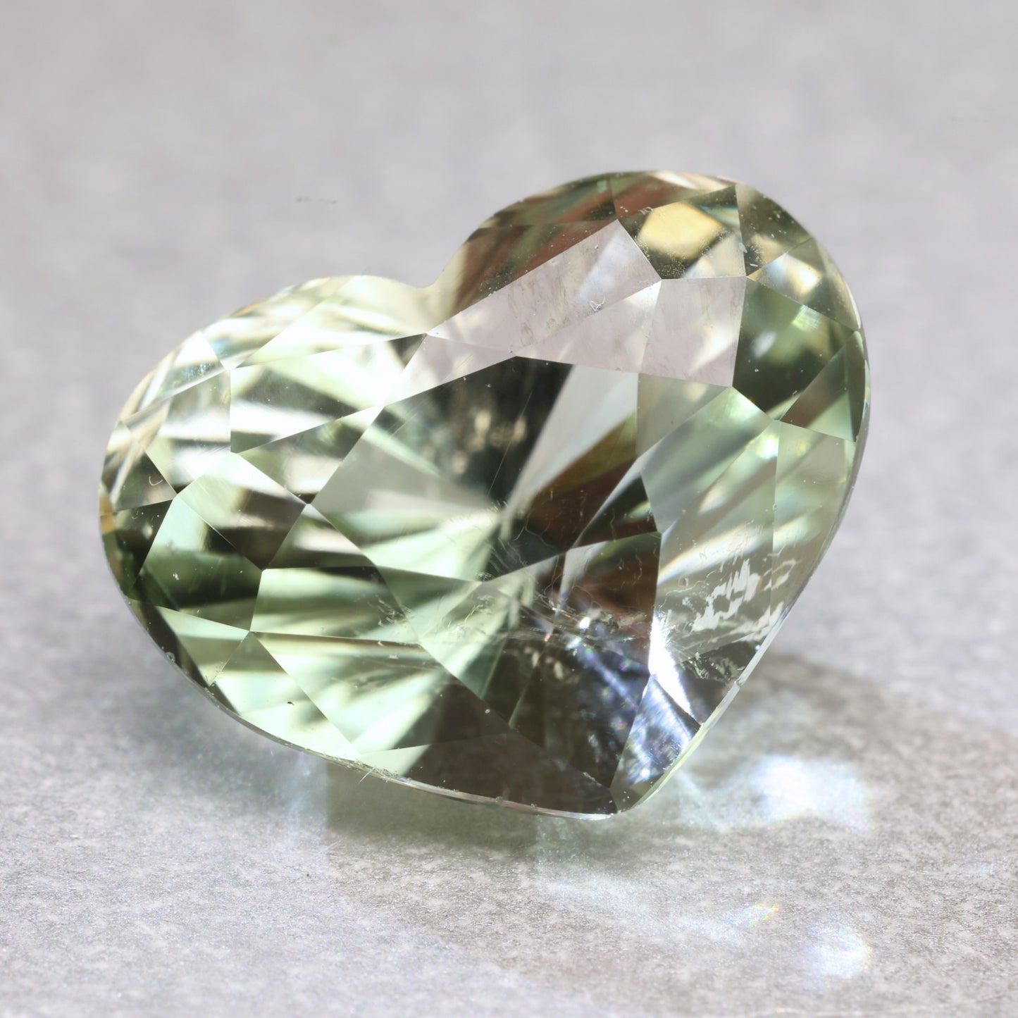 ピスタチオグリーントルマリン/5.44ct/ハートシェイプ/タンザニア