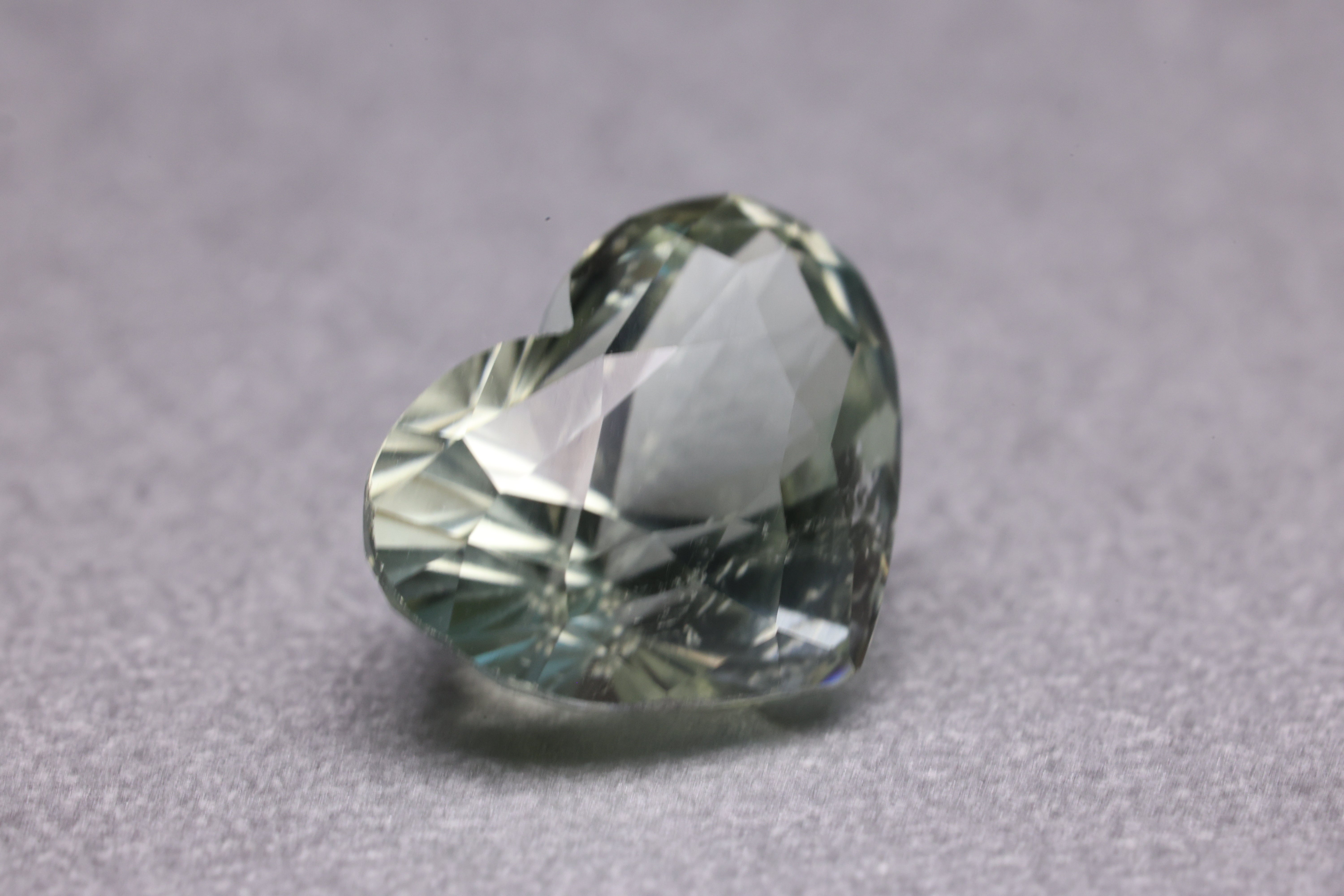 ピスタチオグリーントルマリン/5.44ct/ハートシェイプ/タンザニア – llct.
