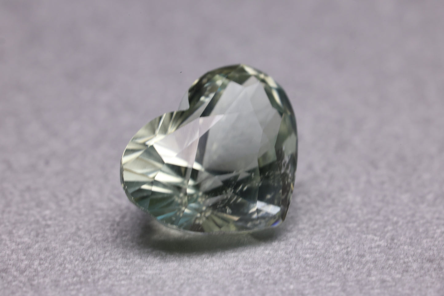 ピスタチオグリーントルマリン/5.44ct/ハートシェイプ/タンザニア