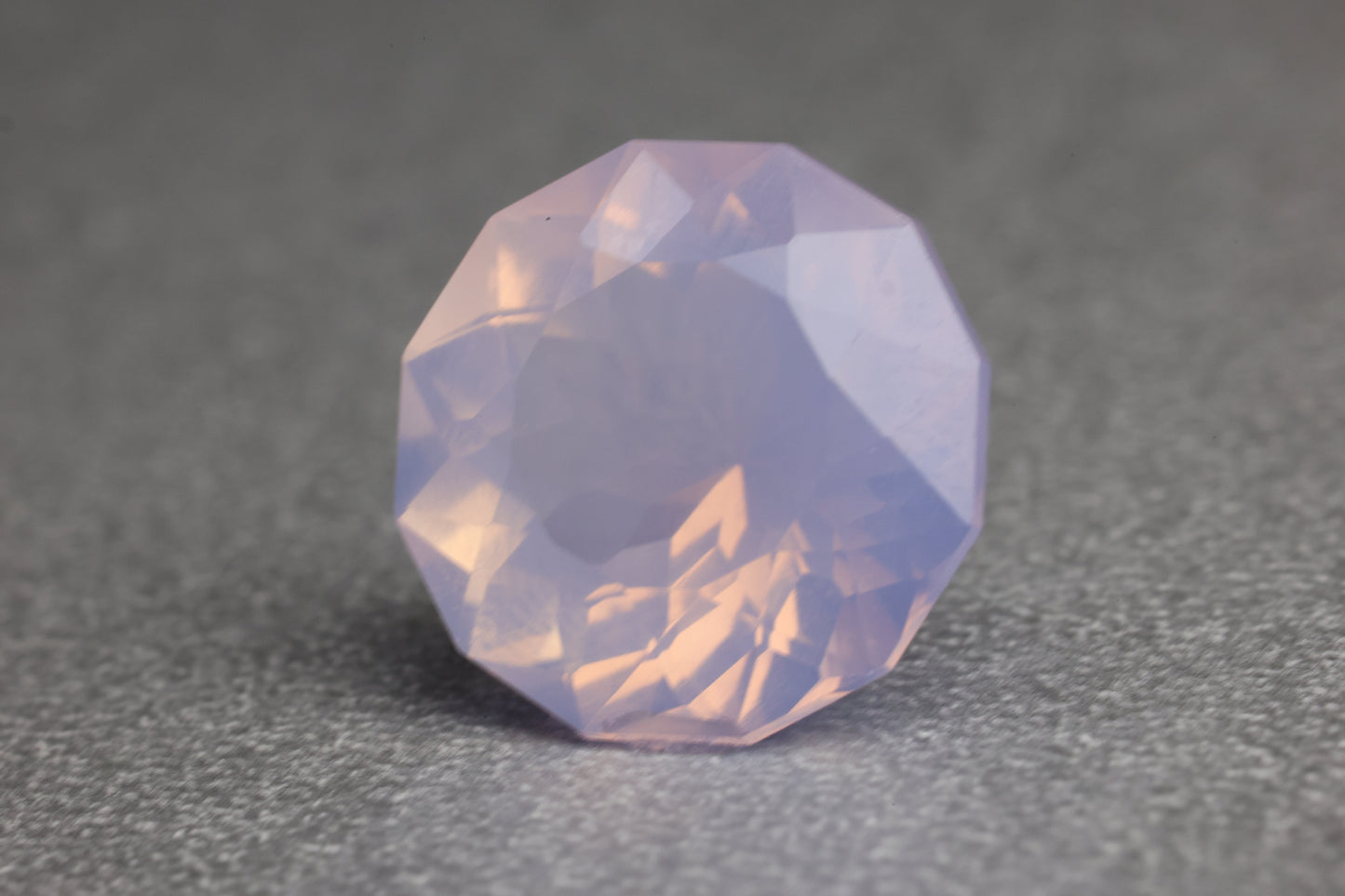 「Lilac Bloom」スコロライト（ラベンダークォーツ）/5.10ct/ラウンドカスタムカット/ブラジル