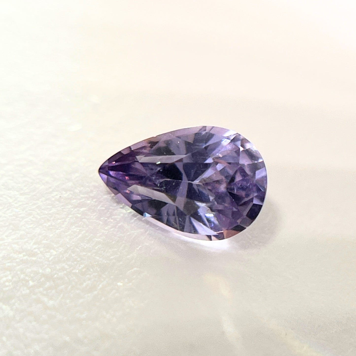 「芳紫」ラベンダースピネル/0.86ct/ペアシェイプ/スリランカ