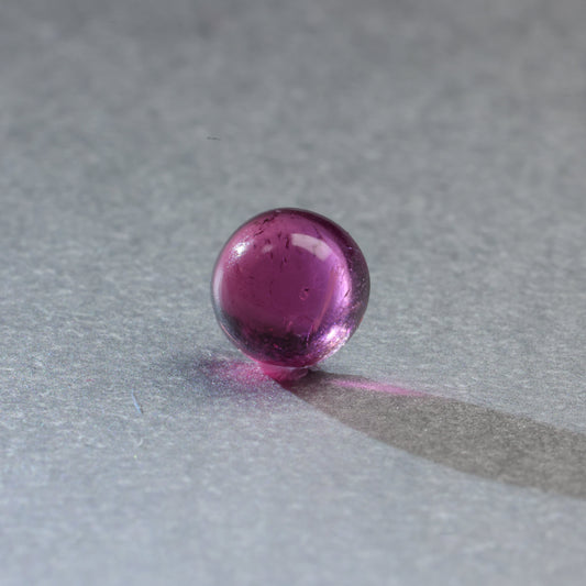 「ブーゲンビリア」ルベライトトルマリン/0.47ct/ラウンドカボション