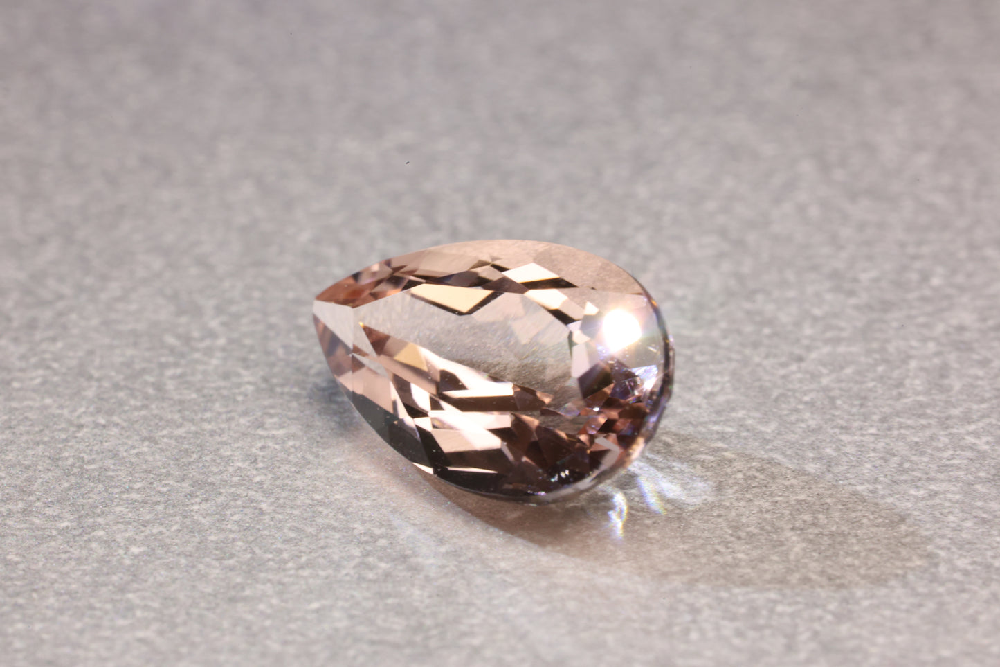 「瑞桃」モルガナイト/2.17ct/ペアシェイプ