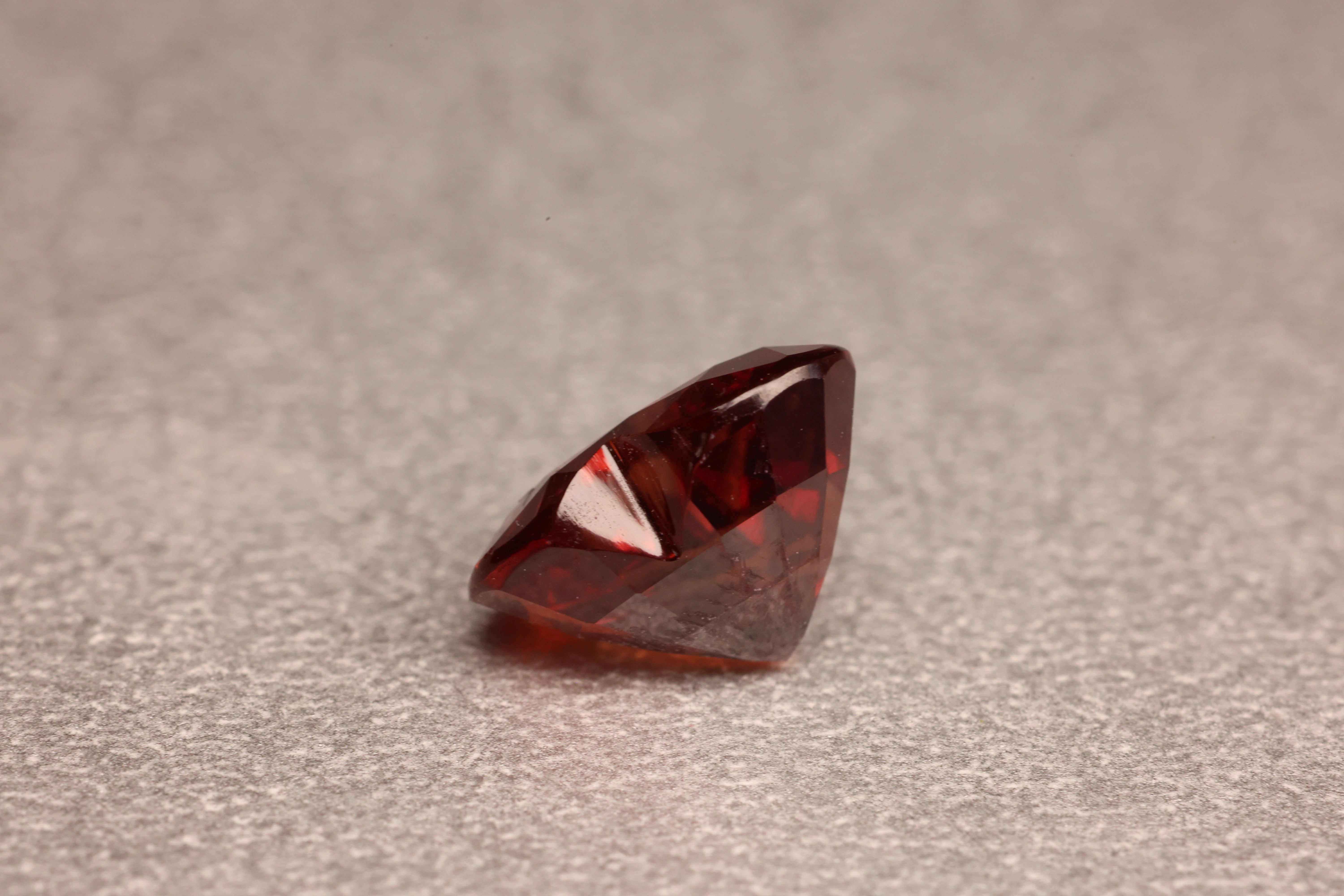 暖炉の炎」マラヤガーネット/2.45ct/ハート/タンザニア産 – llct.