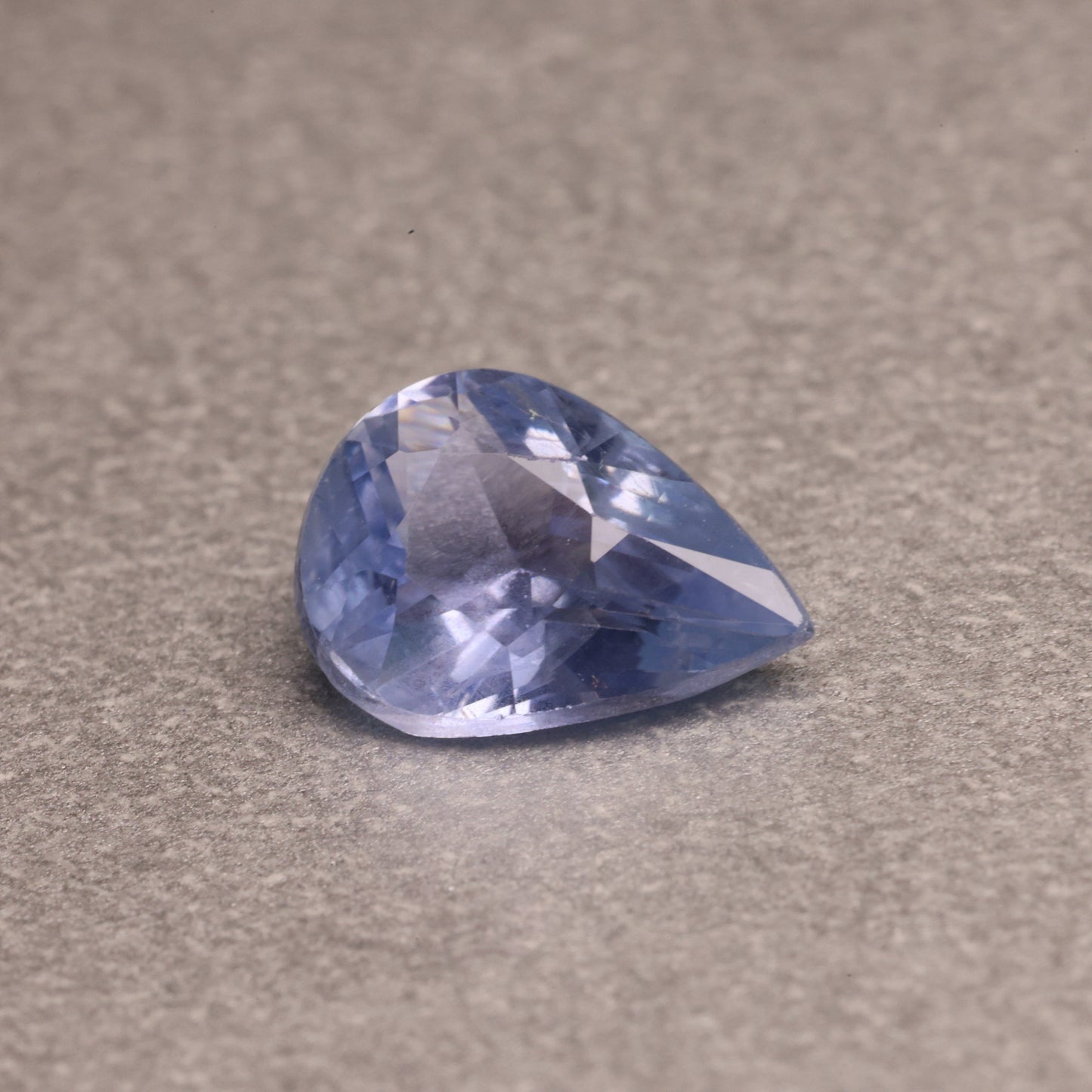 「Silky Mist Blue」シルキーペールブルーサファイア/1.09ct/ペアシェイプ/スリランカ