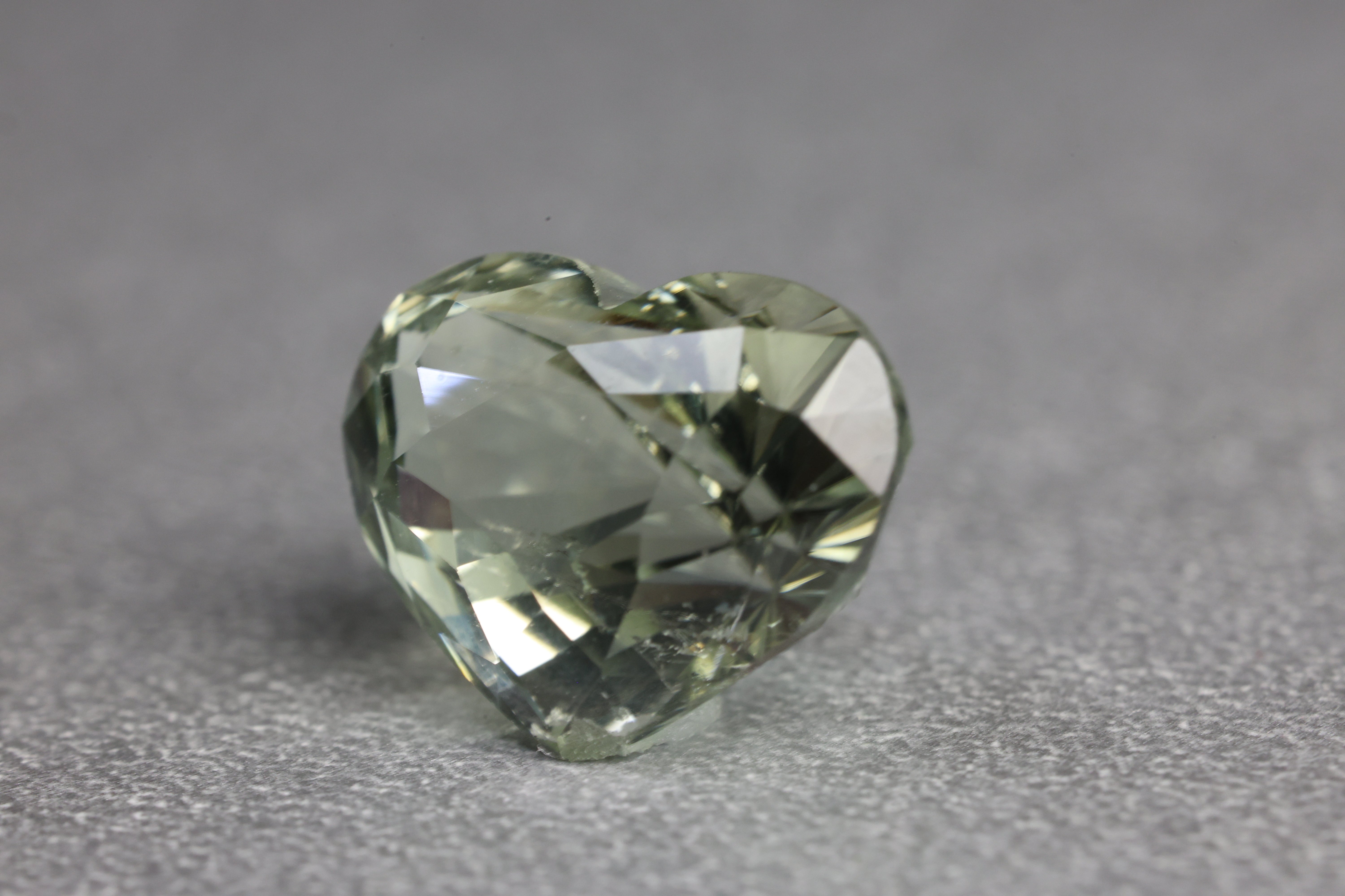 ピスタチオグリーントルマリン/5.44ct/ハートシェイプ/タンザニア – llct.