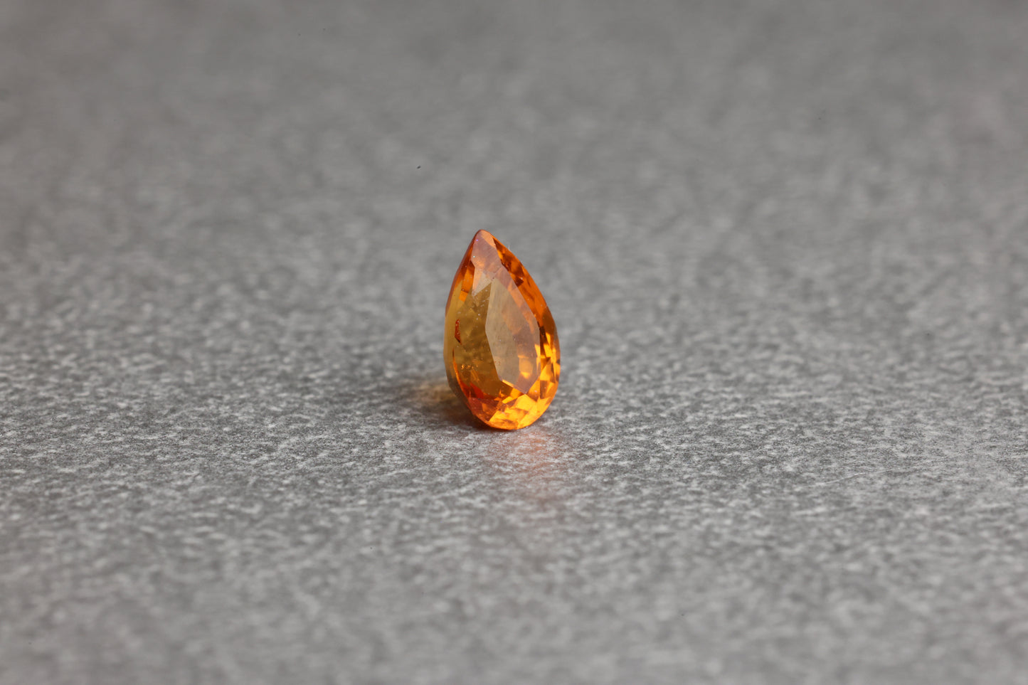 「灯」スペサタイトガーネット/0.33ct/ペアシェイプ/タンザニア産