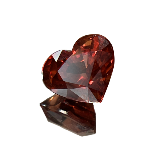 「暖炉の炎」マラヤガーネット/2.45ct/ハート/タンザニア産