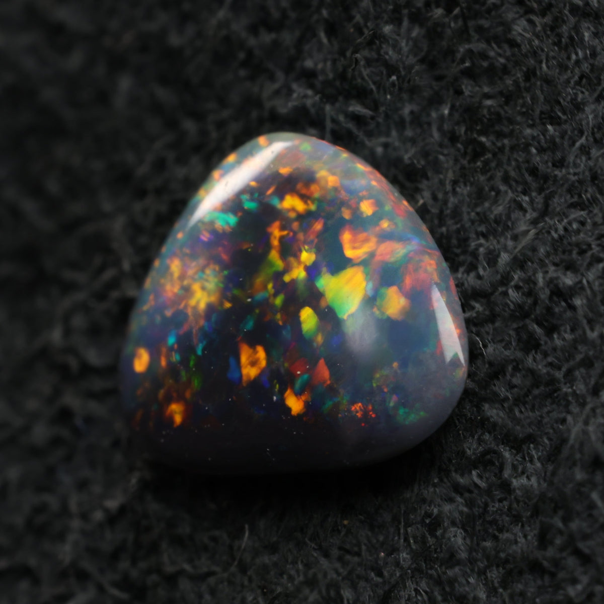 「Space Mosaic」ソリッドオパール/ 0.32ct/フリーシェイプ/ライトニングリッジ、オーストラリア