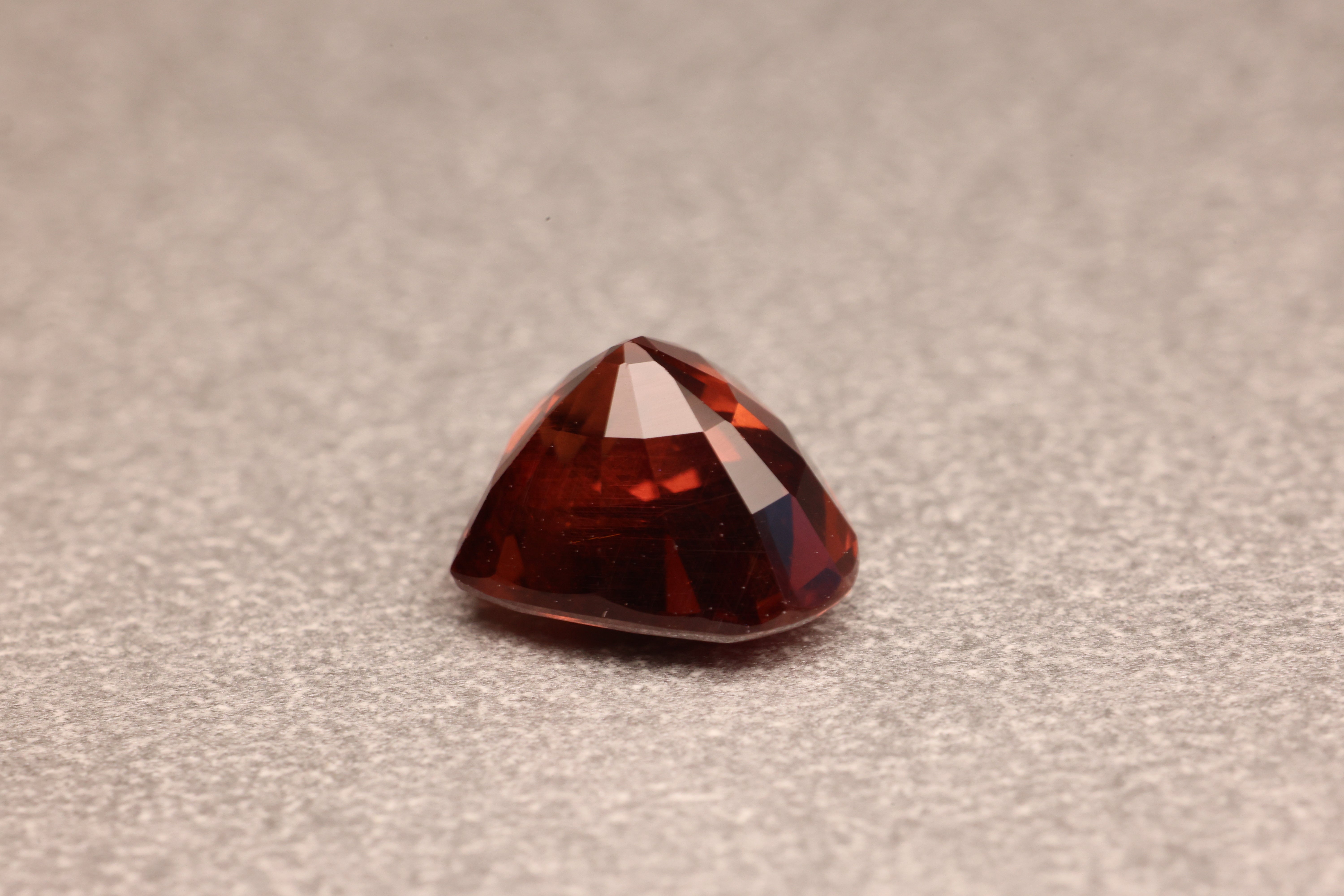 暖炉の炎」マラヤガーネット/2.45ct/ハート/タンザニア産 – llct.