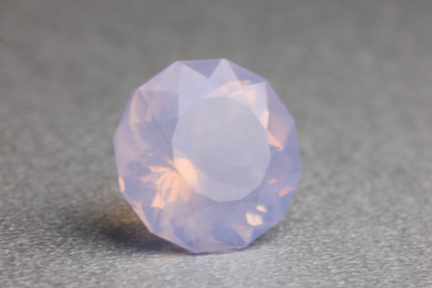 「Lilac Bloom」スコロライト（ラベンダークォーツ）/5.10ct/ラウンドカスタムカット/ブラジル