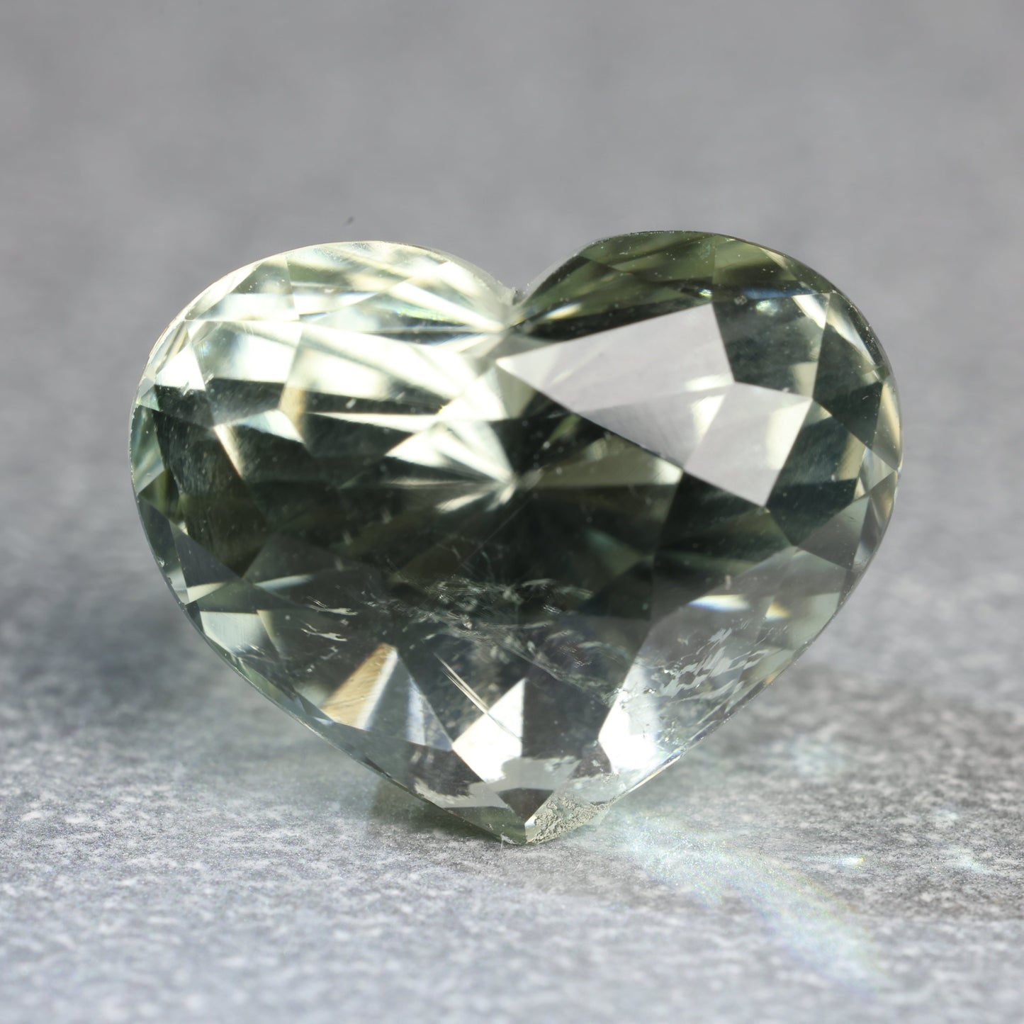 ピスタチオグリーントルマリン/5.44ct/ハートシェイプ/タンザニア