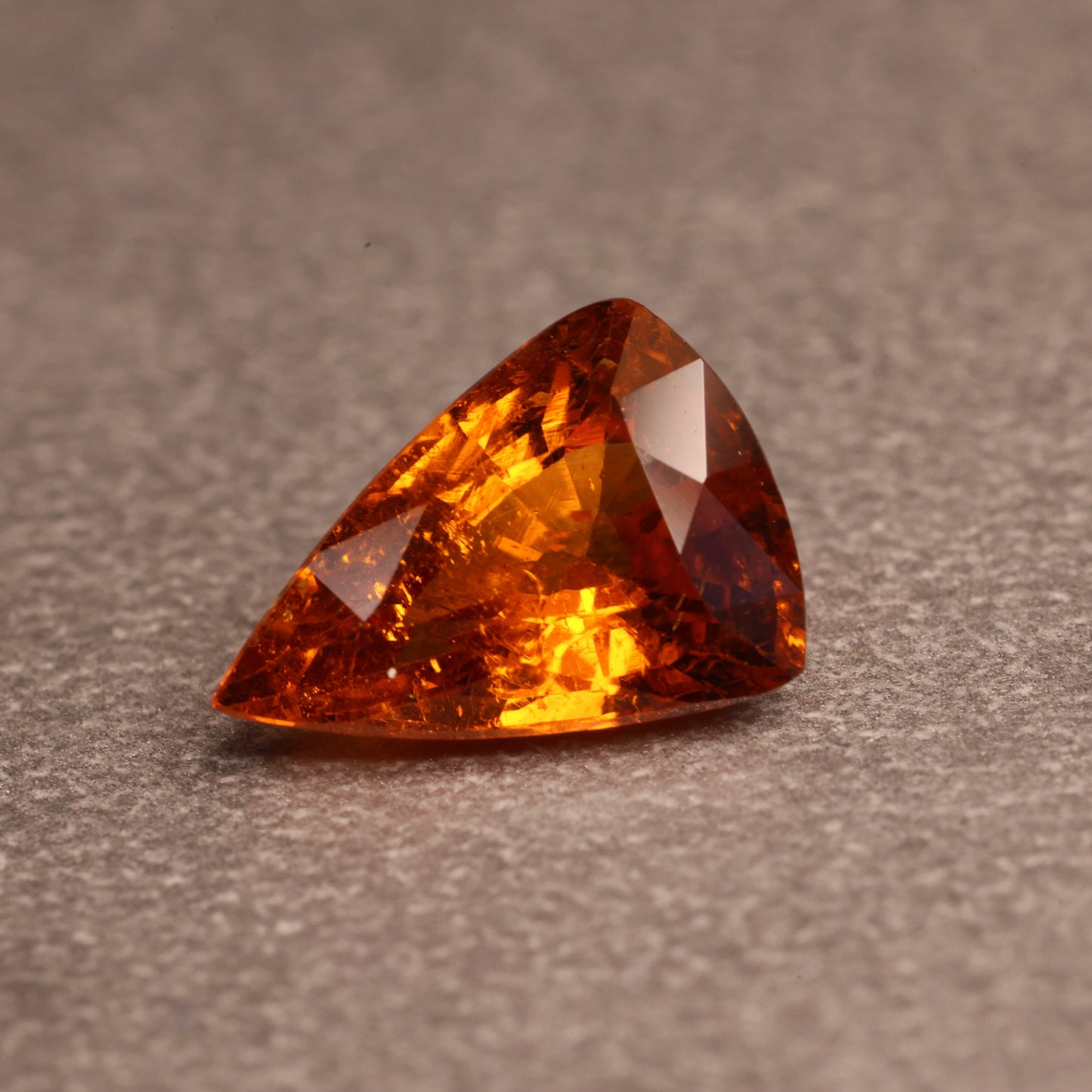 「深橙」スペサタイトガーネット/1.77ct/カスタムカット