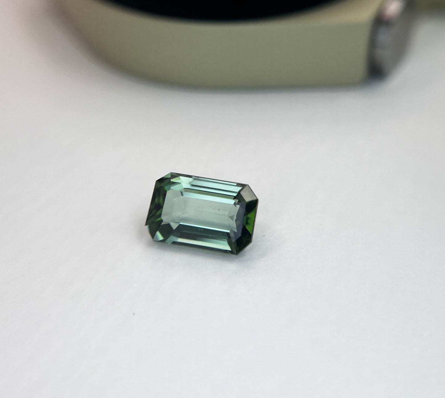 「初夏の新緑」グリーントルマリン/2.09ct/オクタゴン/モザンビーク産