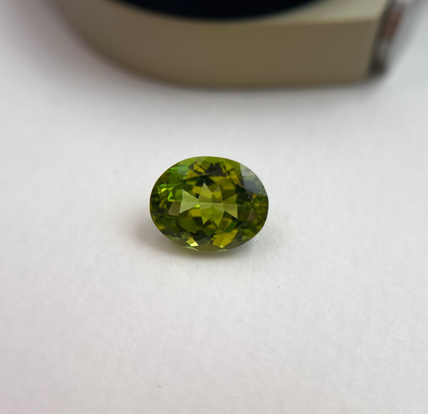 「橄欖粒」ペリドット/3.77ct/オーバル/パキスタン産