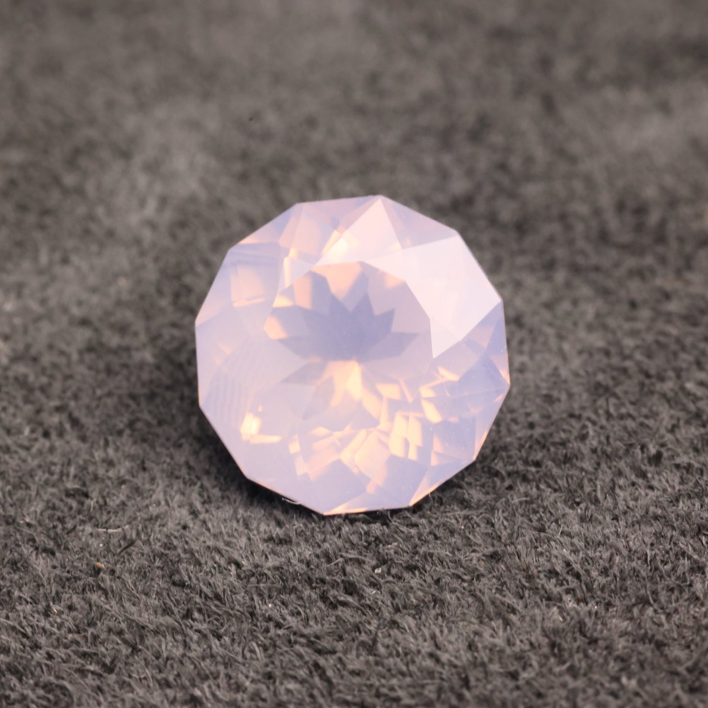 「Lilac Bloom」スコロライト（ラベンダークォーツ）/5.10ct/ラウンドカスタムカット/ブラジル