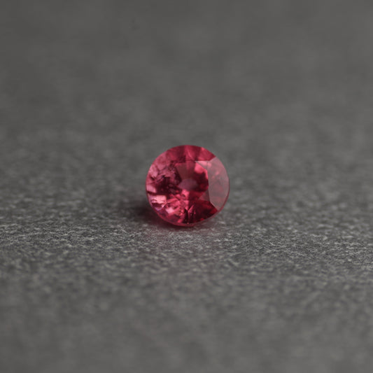 「韓紅 からくれない」ピンクスピネル/0.30ct/ラウンド