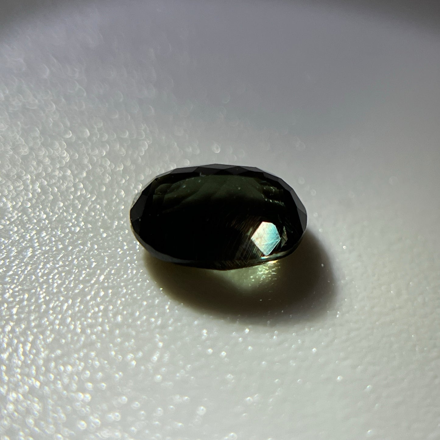 「光の記憶」カラーチェンジガーネット/1.01ct/オーバル/タンザニア産