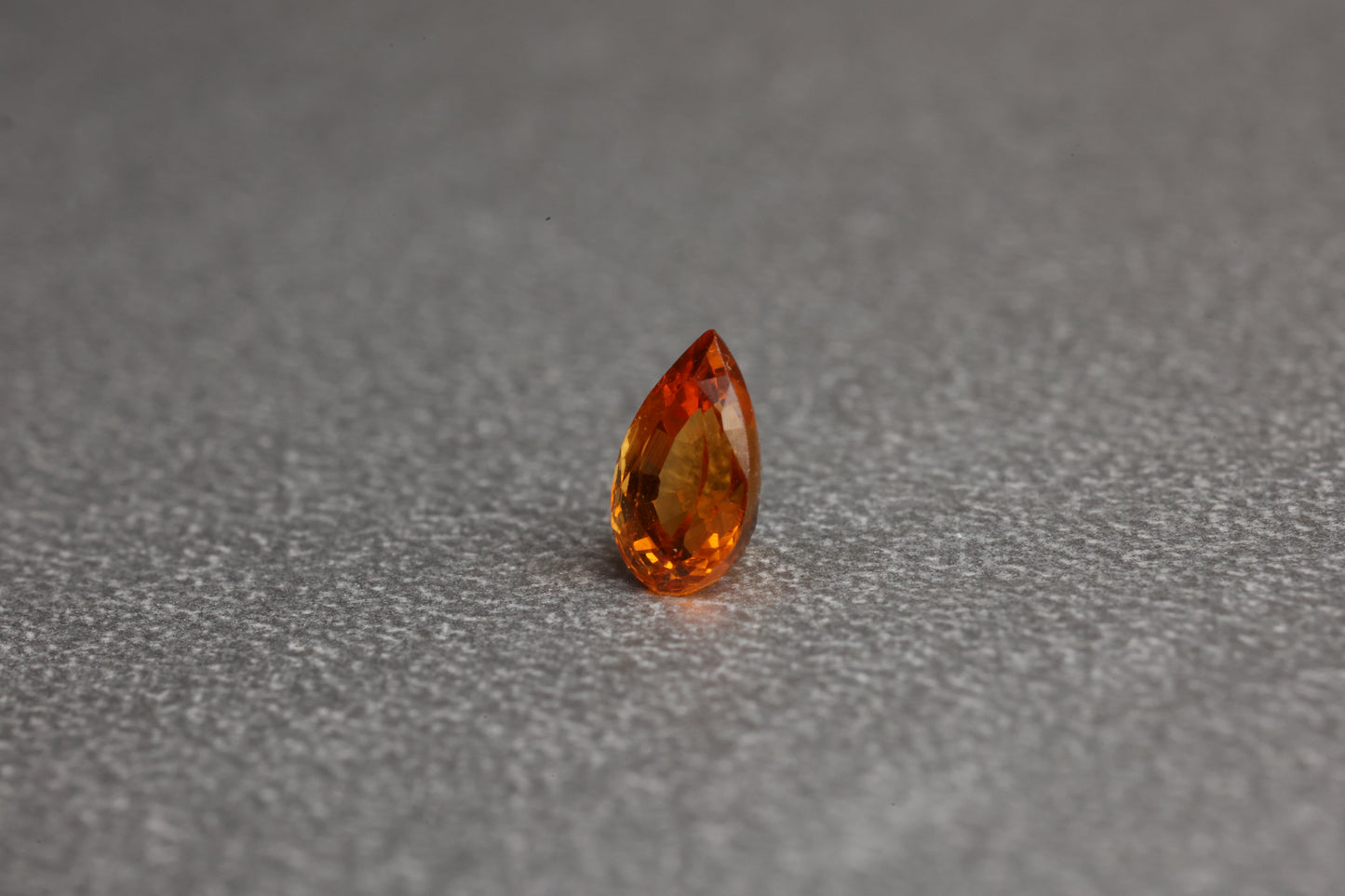 「灯」スペサタイトガーネット/0.33ct/ペアシェイプ/タンザニア産