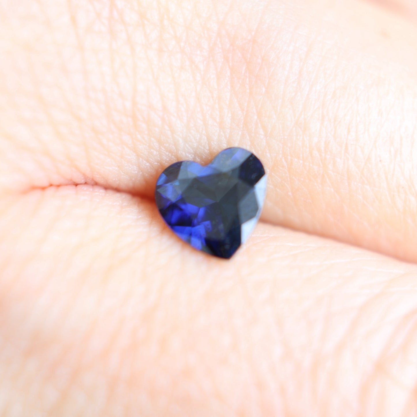 「深海」非加熱ディープブルーサファイア/ 1.02ct/ハートシェイプ/マダガスカル/ソーティング付き