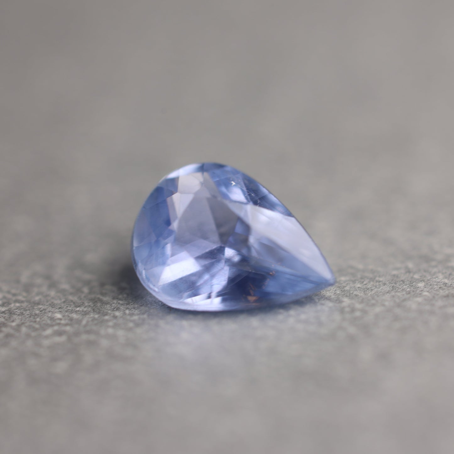 「Silky Mist Blue」シルキーペールブルーサファイア/1.09ct/ペアシェイプ/スリランカ