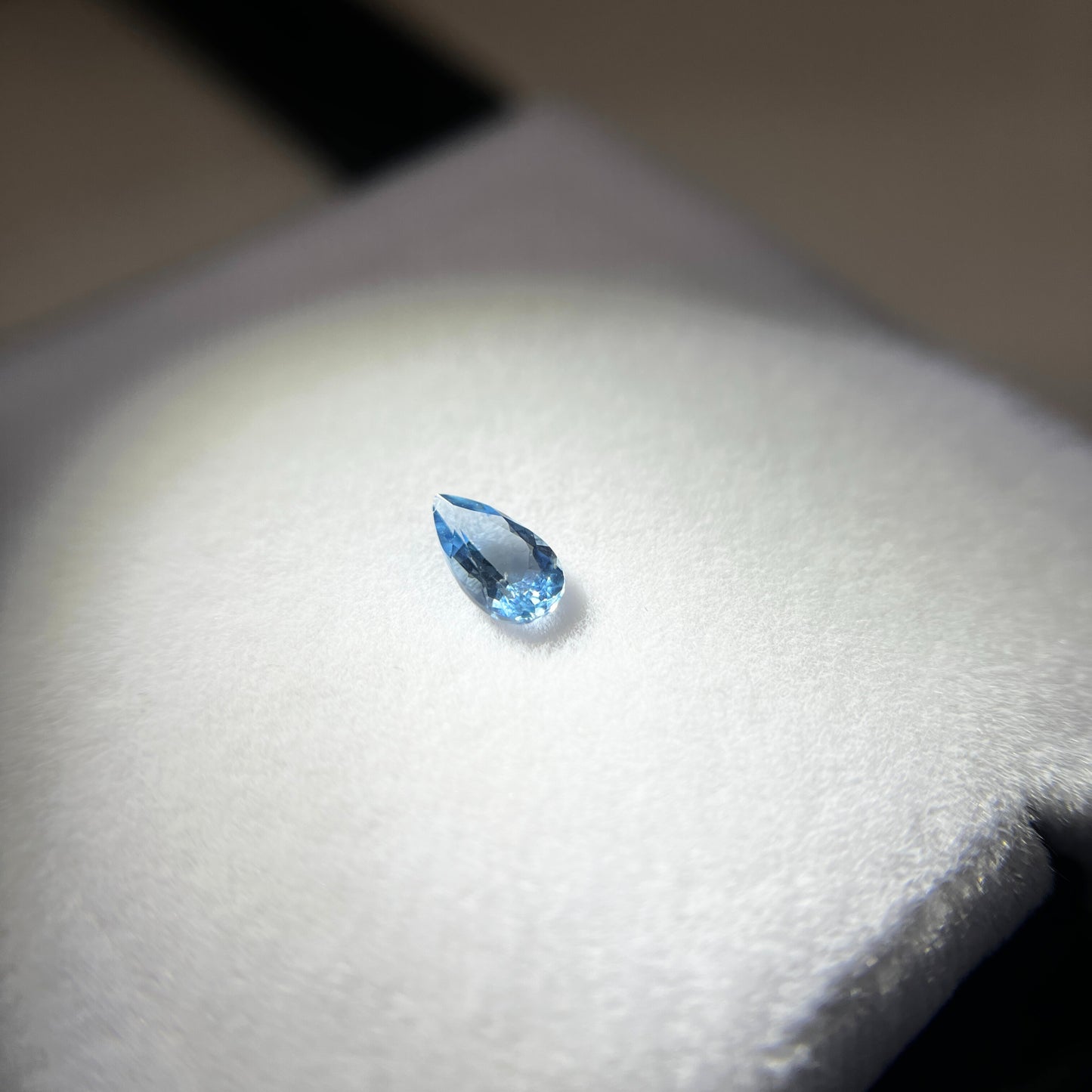 「水平線」アクアマリン/0.45ct/ペアシェイプ/ブラジル産